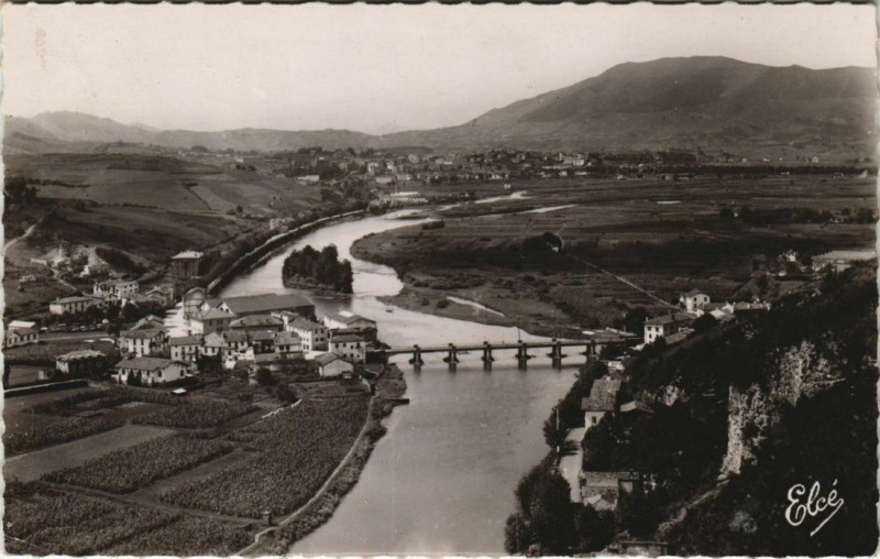 Carte postale ancienne Behobie La Bidassoa Pont International France
