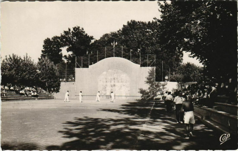 Carte postale ancienne Cambo les Bains Partie de Pelote au Fronton France à Cambo-les-Bains