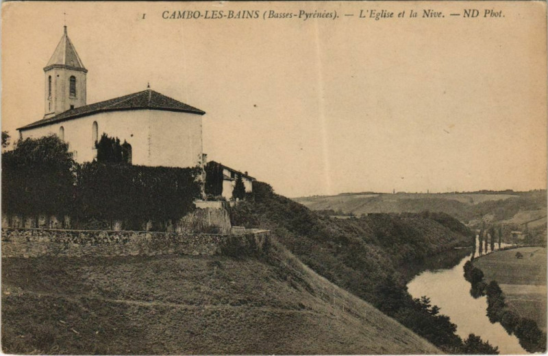 Carte postale ancienne Cambo les Bains L'Eglise et la Nive France à Cambo-les-Bains