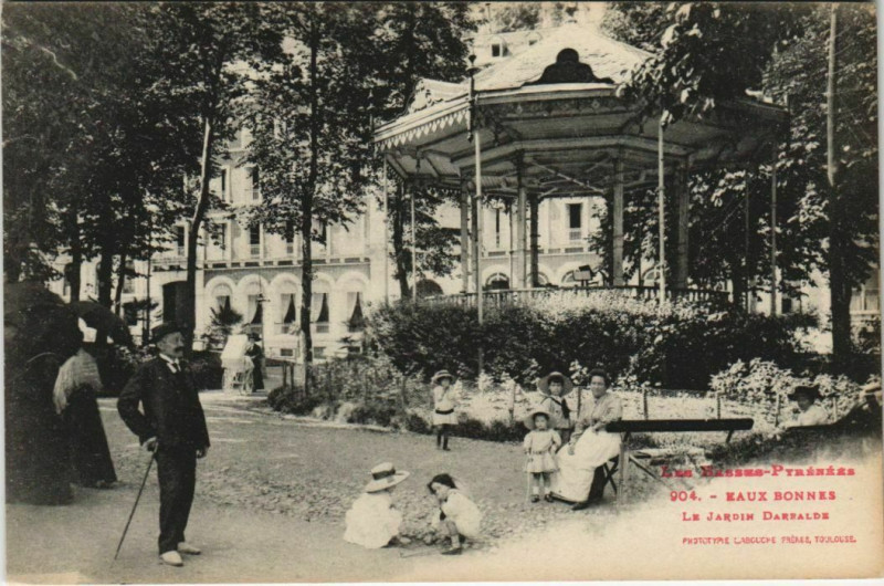Carte postale ancienne Eaux-Bonnes Le Jardin Darralde France à Eaux-Bonnes