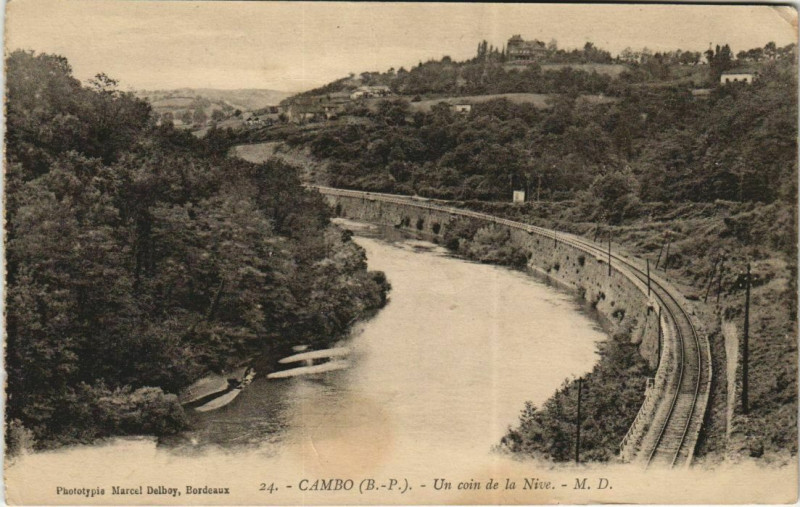 Carte postale ancienne Cambo les Bains Un Coin de la Nive France à Cambo-les-Bains