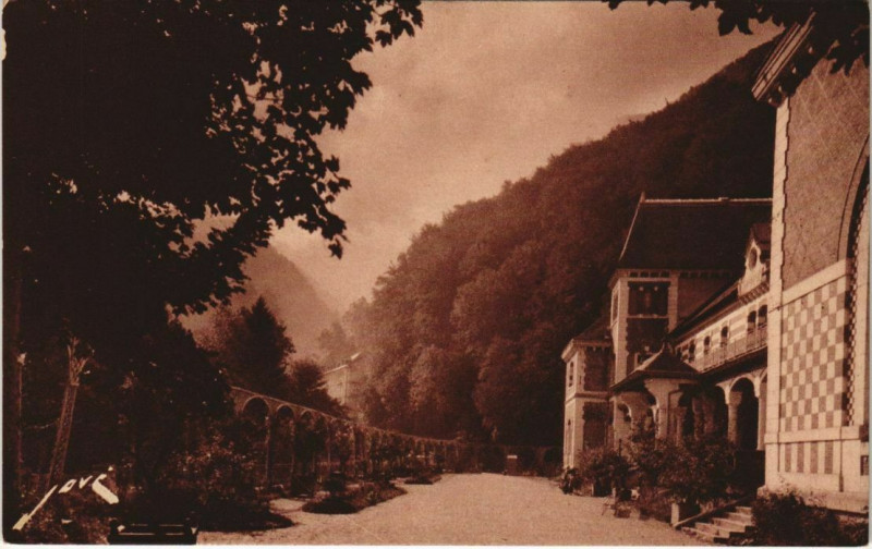 Carte postale ancienne Eaux-Bonnes Le Casino France à Eaux-Bonnes