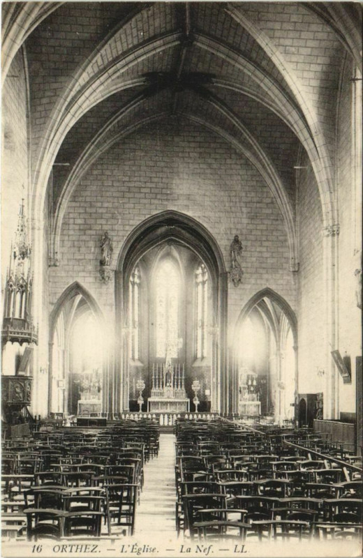 Carte postale ancienne Orthez L'Eglise, La Nef France à Orthez