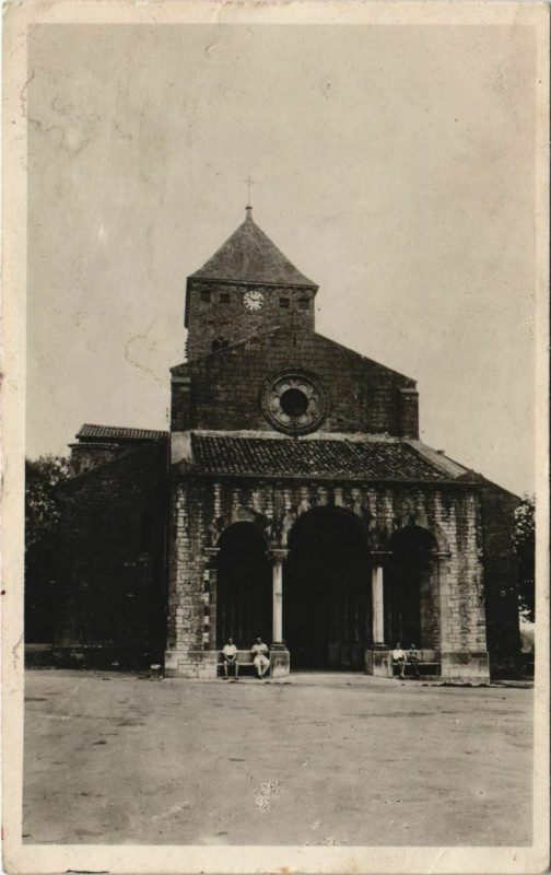 Carte postale ancienne Sauveterre de Bearn L'Eglise France