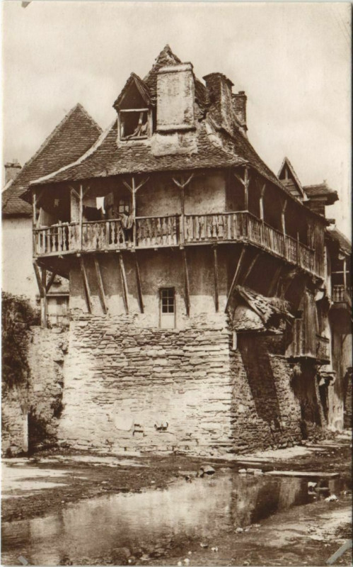 Carte postale ancienne Salies de Bearn Vieille Maison France