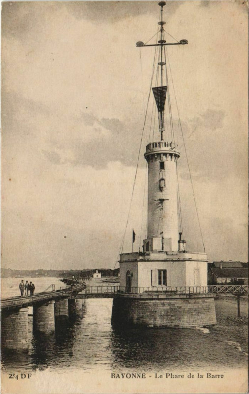 Carte postale ancienne Bayonne Le Phare de la Barre France à Bayonne