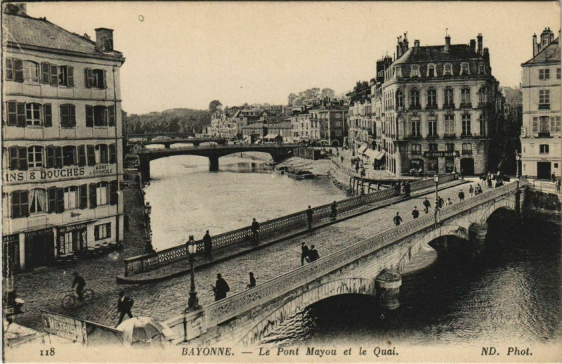 Carte postale ancienne Bayonne Le Pont Mayou et le Quai France à Bayonne