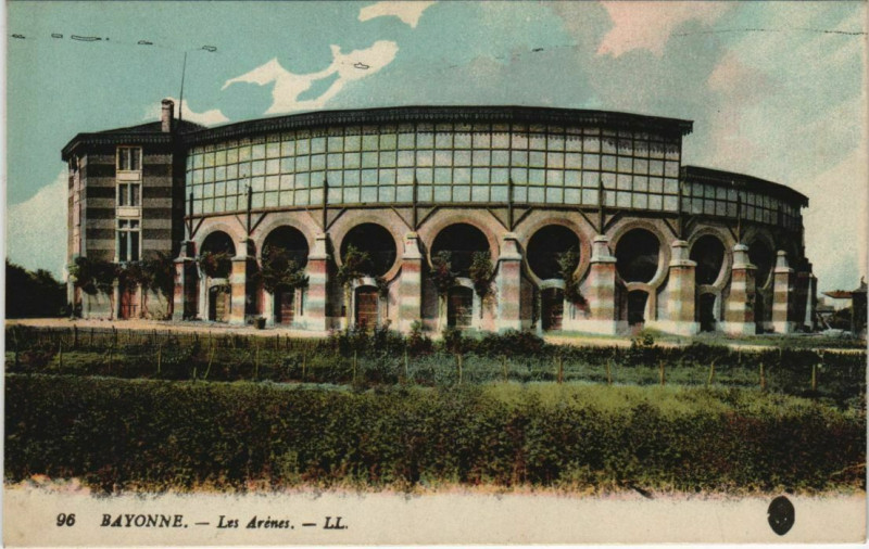 Carte postale ancienne Bayonne Les Arenes France à Aren