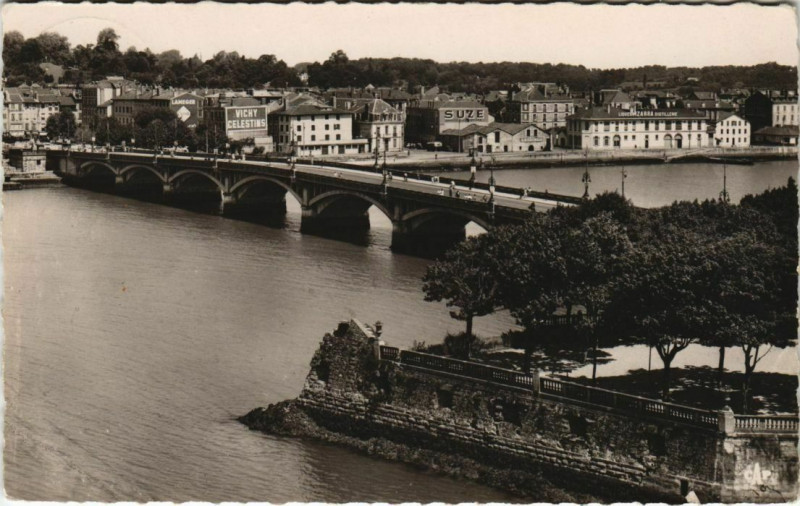 Carte postale ancienne Bayonne Le Reduit et le Pont St.Esprit France à Bayonne