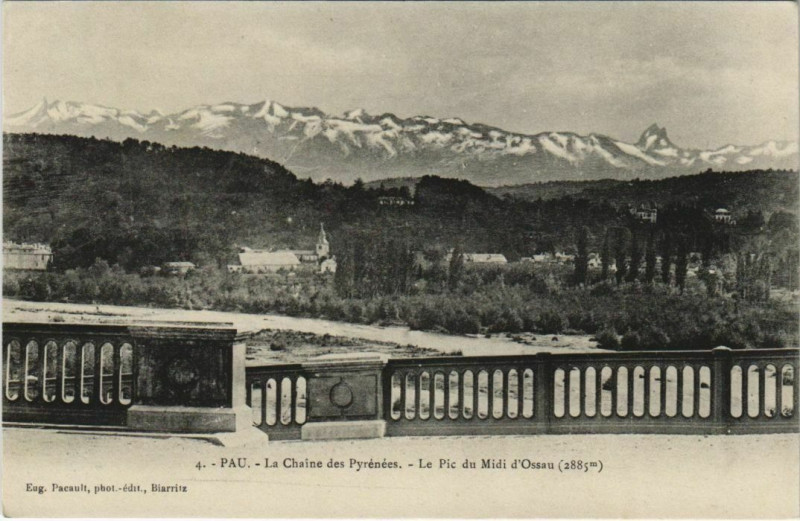 Carte postale ancienne Pau La Chaine des Pyrenees France à Pau