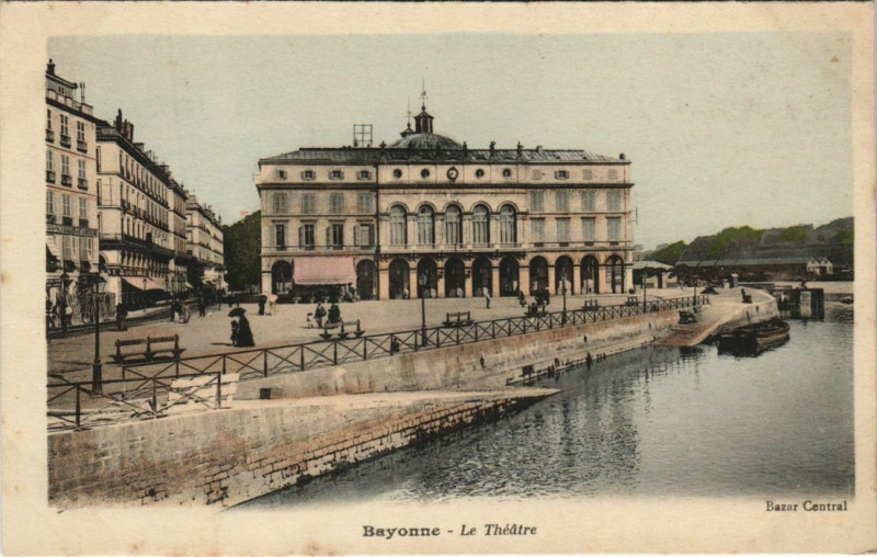 Carte postale ancienne Bayonne Le Theatre France à Bayonne