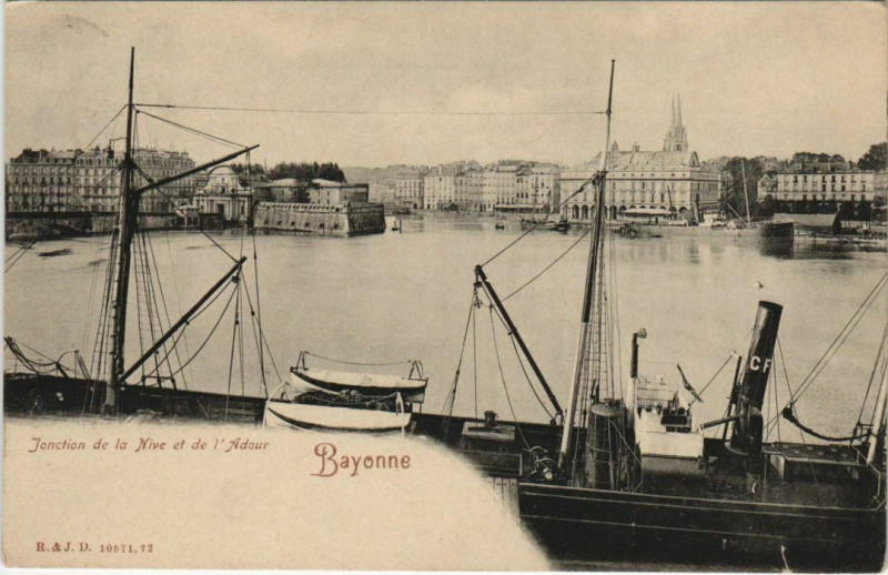 Carte postale ancienne Bayonne Jonction de la Nive et de l'Adour France à Bayonne