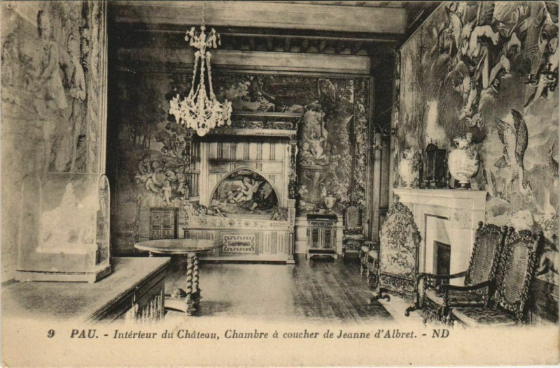 Carte postale ancienne Pau Interieur du Chateau France à Pau