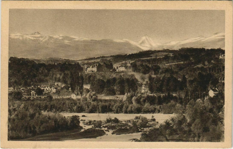 Carte postale ancienne Pau La Chaine des Pyrenees France à Pau