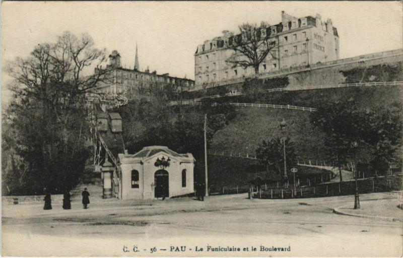 Carte postale ancienne Pau Le Funiculaire et le Boulevard France à Pau