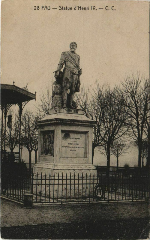 Carte postale ancienne Pau Statue d'Henri Iv France à Pau