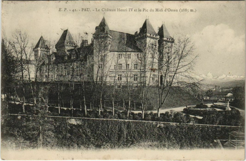 Carte postale ancienne Pau Le Chateau Henri Iv France à Pau