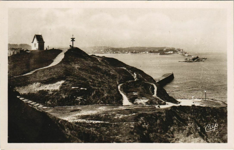 Carte postale ancienne St.Jean de Luz Pointe de Sainte-Barbe France