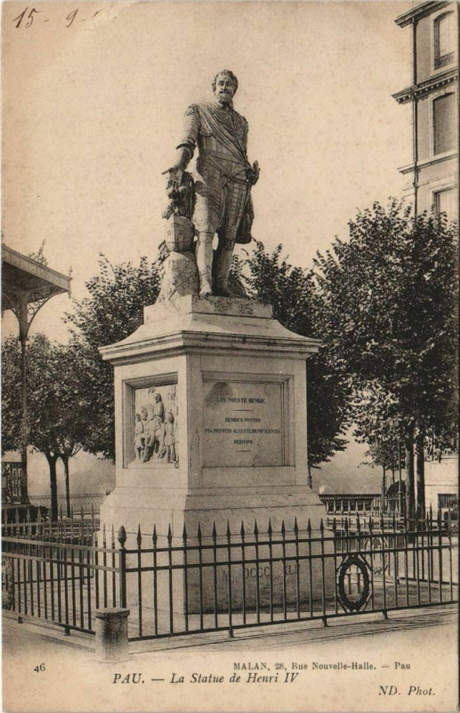 Carte postale ancienne Pau La Statue de Henri Iv France à Pau
