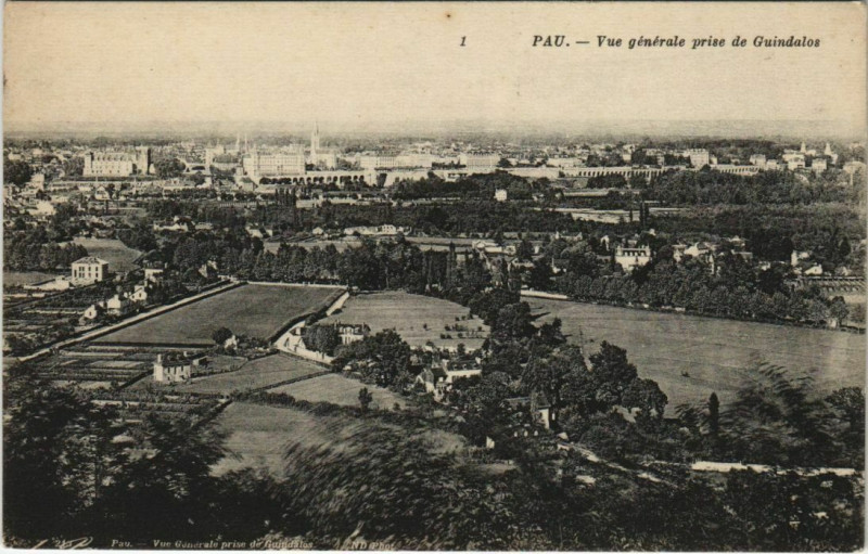 Carte postale ancienne Pau Vue Generale prise de Guindalos France à Pau