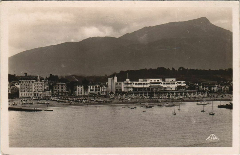 Carte postale ancienne St.Jean de Luz Vue aerienne et la Rhune France