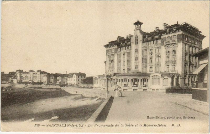 Carte postale ancienne St.Jean de Luz La Promenade de la Jetee France