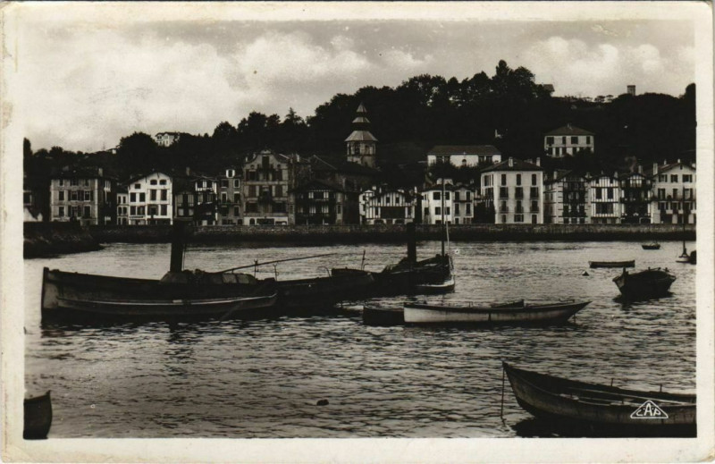 Carte postale ancienne St.Jean de Luz Le quai de Ciboure France à Ciboure