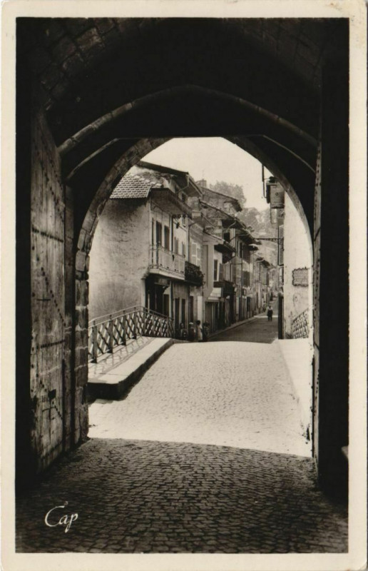 Carte postale ancienne St Jean Pied de Port Porte et rue d'Espagne France