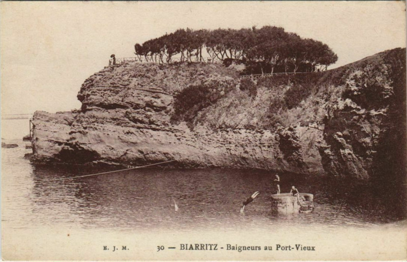 Carte postale ancienne Biarritz Baigneurs au Port-Vieux France à Biarritz