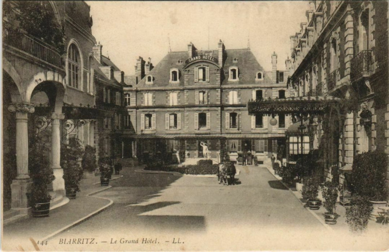 Carte postale ancienne Biarritz Le Grand Hotel France à Biarritz