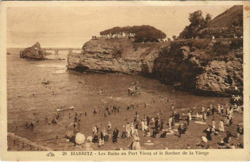 Carte postale ancienne Biarritz Les Bains au Port Vieux France à Biarritz