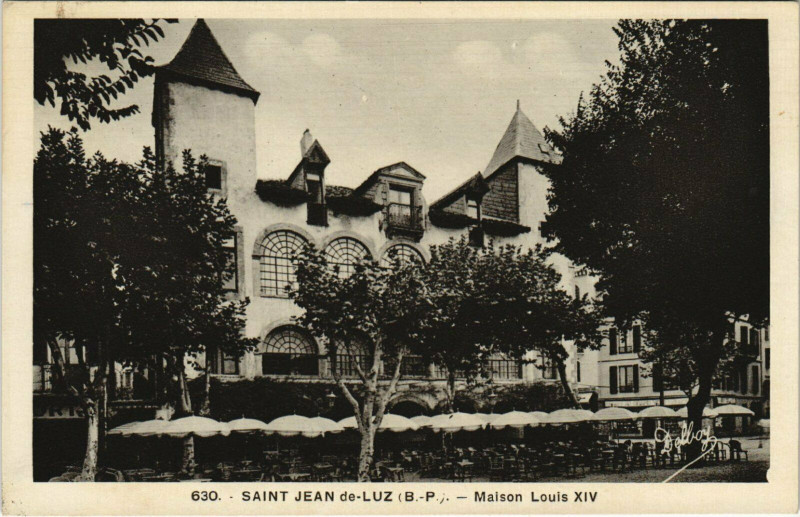 Carte postale ancienne Saint-Jean-de-Luz Maison Louis Xiv à Saint-Jean-de-Luz