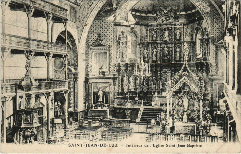 Carte postale ancienne Saint-Jean-de-Luz Interieur de l'Eglise Saint-Jean-Baptiste à Saint-Jean-de-Luz
