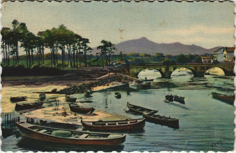 Carte postale ancienne Saint-Jean-de-Luz La Nivelle - Au Fond le Massif de la Rhune à Saint-Jean-de-Luz