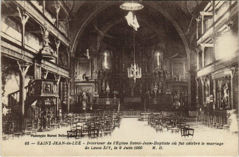 Carte postale ancienne Saint-Jean-de-Luz Interieur de l'Eglise Saint-Jean-Baptiste à Saint-Jean-de-Luz