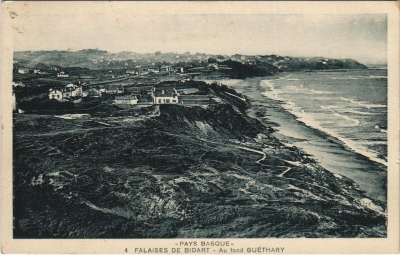 Carte postale ancienne Bidart Guethary - Falaises de Bidart - Au Fond Guethary à Bidart