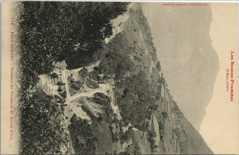 Carte postale ancienne Eaux-Bonnes Torrent du Valentin et Route d'Aas à Eaux-Bonnes