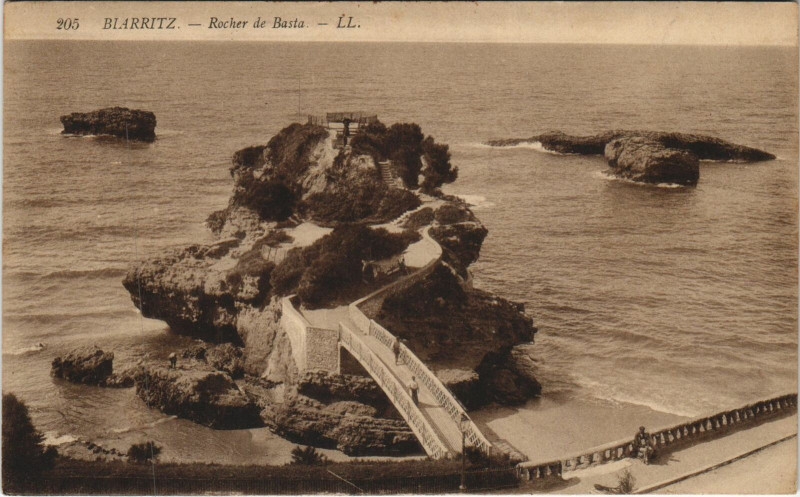 Carte postale ancienne Biarritz Rocher de Basta à Biarritz