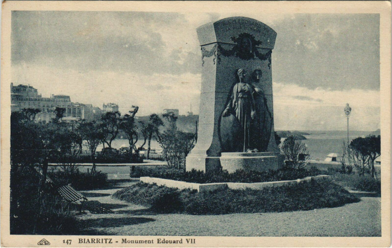 Carte postale ancienne Biarritz Monument Edouard Vii à Biarritz