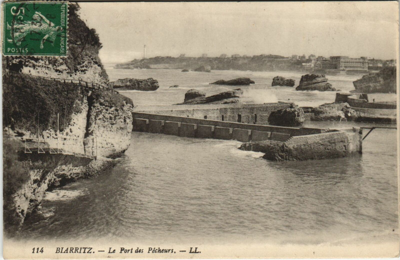 Carte postale ancienne Biarritz Le Port des Pecheurs à Biarritz
