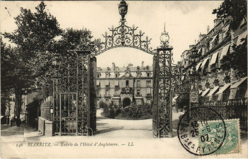 Carte postale ancienne Biarritz Entree de l'Hotel d'Angleterre à Anglet