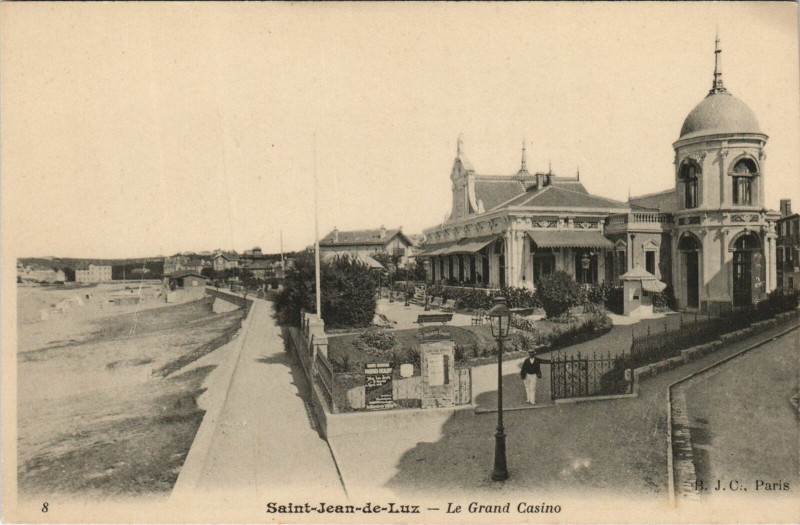 Carte postale ancienne Saint-Jean-de-Luz Le Grand Casino à Saint-Jean-de-Luz