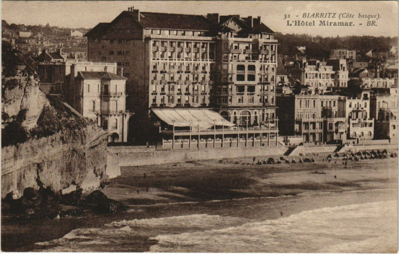 Carte postale ancienne Biarritz L'Hotel Miramar à Biarritz
