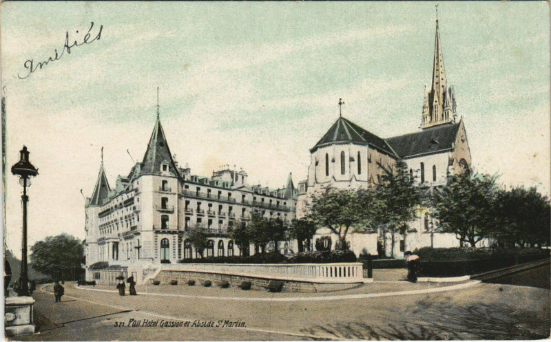 Carte postale ancienne Pau Hotel Gassion et Abside Saint-Martin à Pau