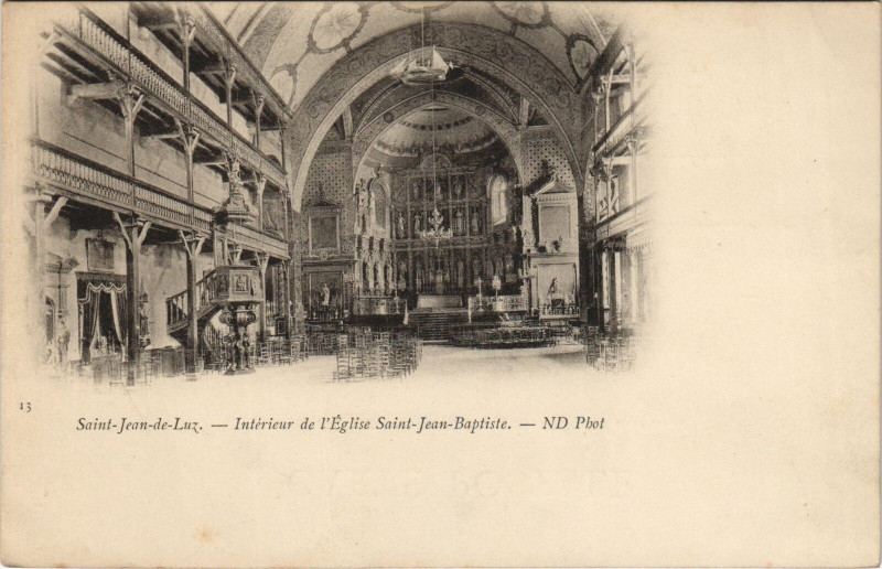 Carte postale ancienne Saint-Jean-de-Luz Interieur de l'Eglise Saint-Joseph-Baptiste à Saint-Jean-de-Luz