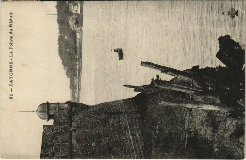 Carte postale ancienne Bayonne La Pointe du Reduit à Bayonne