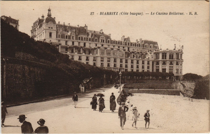 Carte postale ancienne Biarritz Le Casino Bellevue à Biarritz