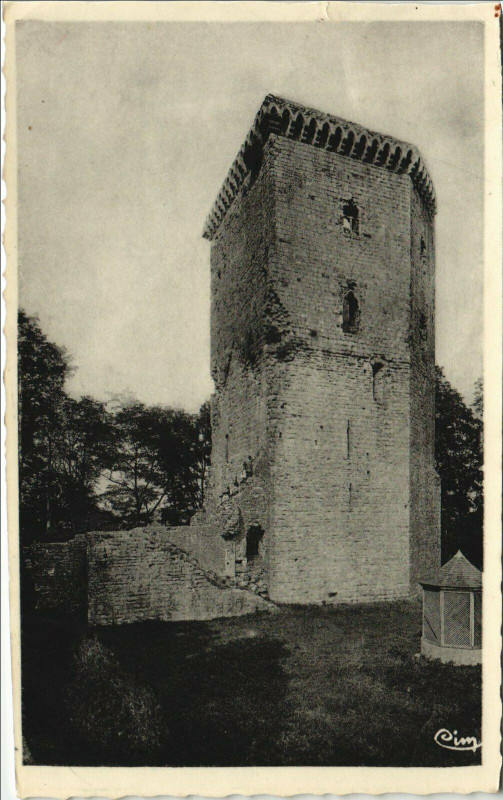 Carte postale ancienne Orthez Tour Moncade à Orthez
