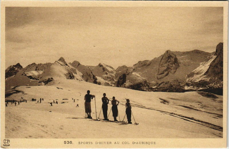 Carte postale ancienne Sports d'Hiver au Col d'Aubisque
