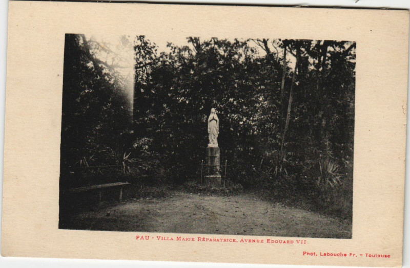 Carte postale ancienne Pau Villa Marie Reparatrice - Avenue Edouard Vii à Pau